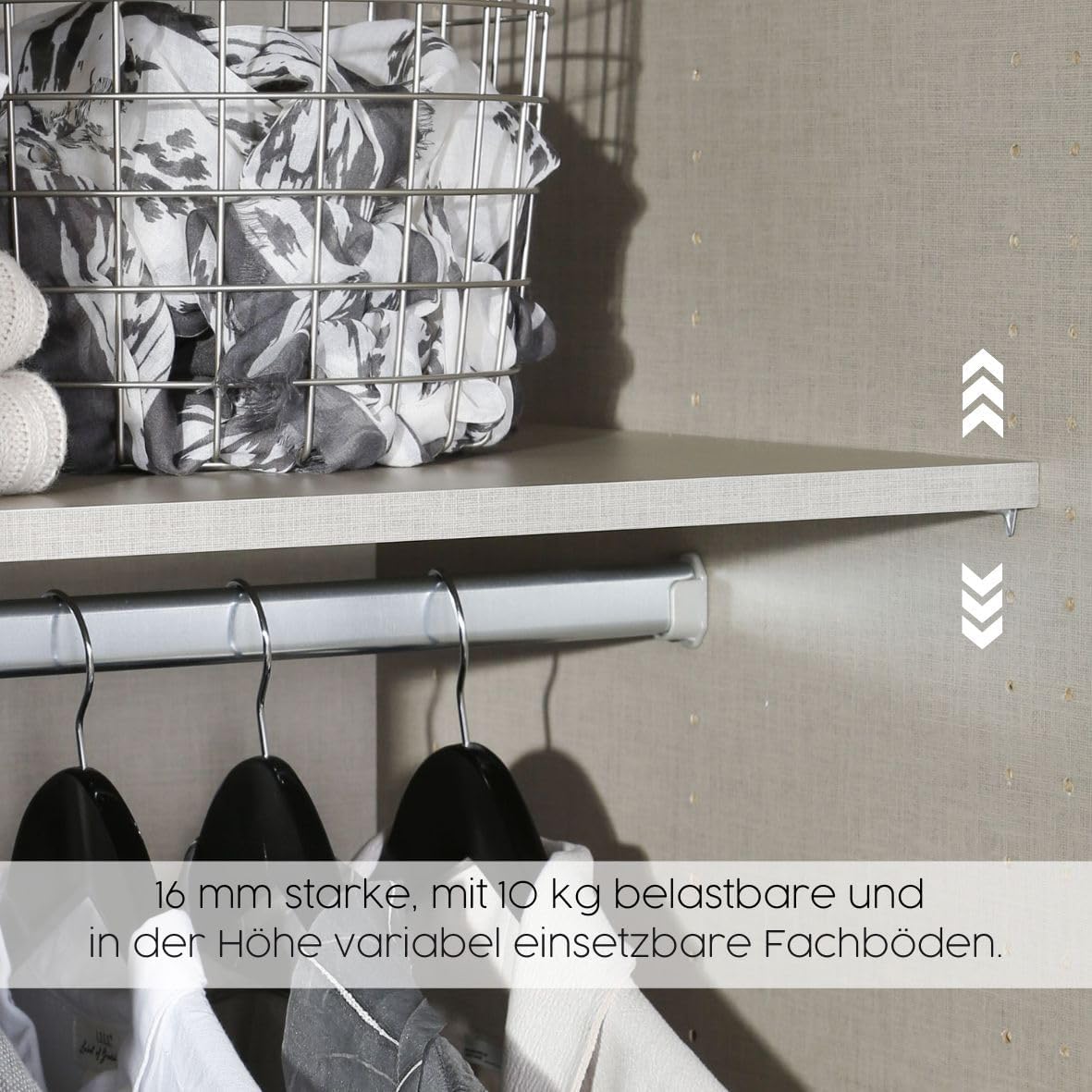 Rauch Möbel Celle Kleiderschrank Weiß Hochglanz, 3-türig mit 6 Schubladen, Drehtürenschrank für Schlafzimmer & Kinderzimmer